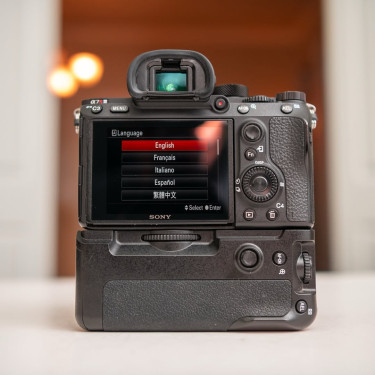 For Sale Sony Alpha A7riii Full-frame Mirrorless 