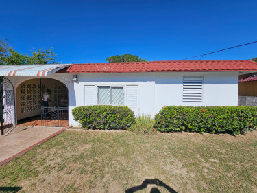 4 Bedroom House For Sale Newton Ave, St. Catherine Houses Bridgeport