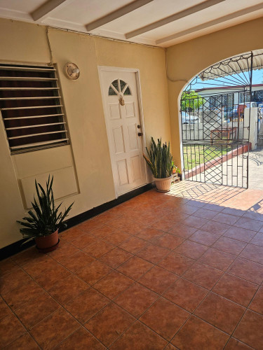4 Bedroom House For Sale Newton Ave, St. Catherine