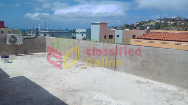 SHOP/OFFICE FOR RENT ON 3RD FLOOR USD$2,000