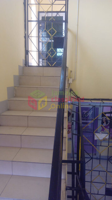 SHOP/OFFICE FOR RENT ON 3RD FLOOR USD$2,000