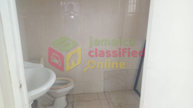 SHOP/OFFICE FOR RENT ON 3RD FLOOR USD$2,000