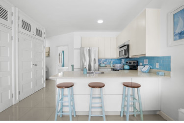 2 Bedrooms 1 Bath Oceanfront Penthouse For Sale
