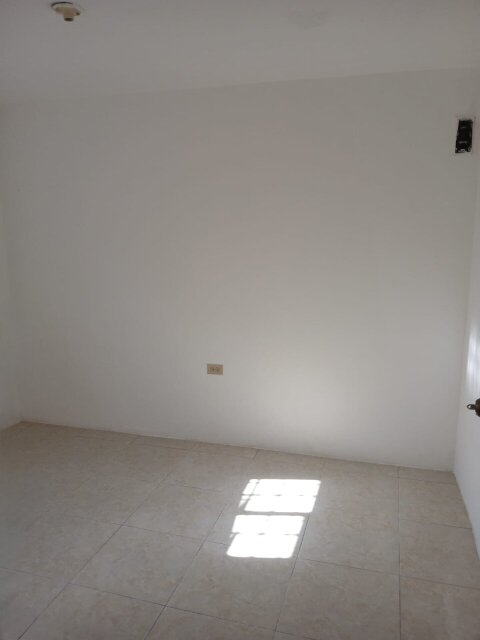 4 Bedrooms House