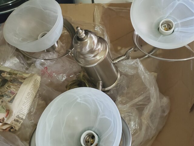 Harbor Breeze 4 Light  Glass Chandelier