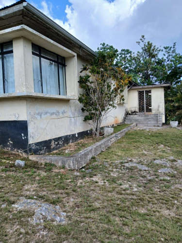 4 Bedrooms 3 Bath Home on 2.5 Acres in Manchester
