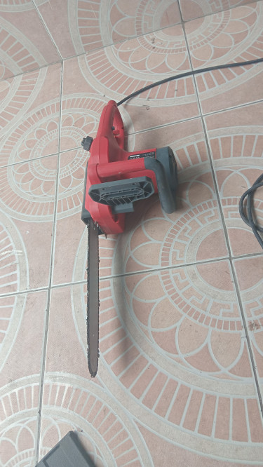 Sovereign Electric Chainsaw 220v 50Hz 1800watts