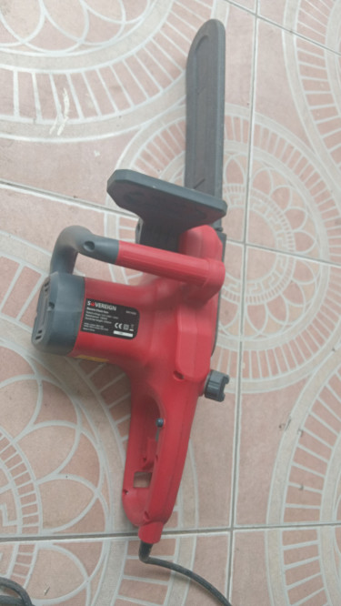 Sovereign Electric Chainsaw 220v 50Hz 1800watts