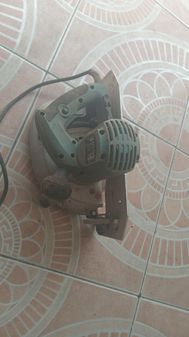 Erbauer 210mm Circular Saw 220v 50Hz 1700 Watt