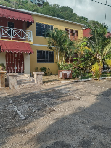 3 Bedroom, 3 Bathroom Townhouse Meadowbrook Townhouses Meadowbrook