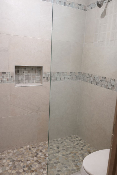 2 Bedroom, 2.5 Bathroom Townhouse Seymour Avenue