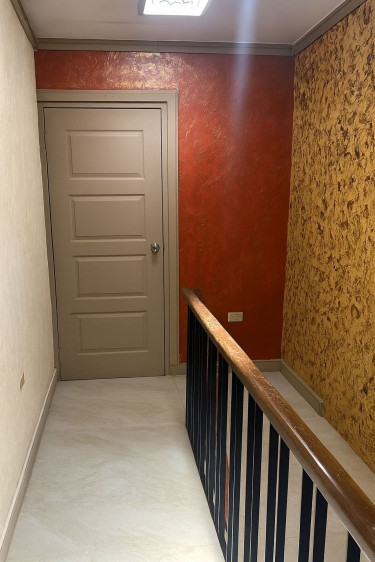 2 Bedroom, 2.5 Bathroom Townhouse Seymour Avenue