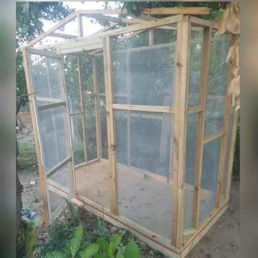 Pet Houses & Wooden Structures Built