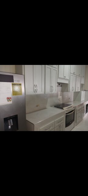 Luxirious Kitchen Cupboards & Closets