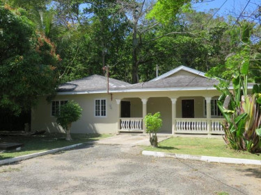 4 Bedroom House  Houses Village Green Estates Draw Hall