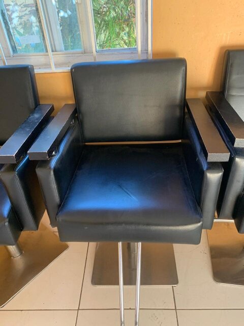 Barber And Salon Styling Chairs