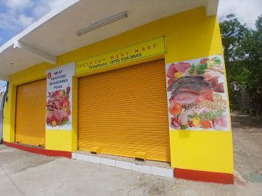 Shop Space With Additional Room/Storage Shops & Booths Kingston