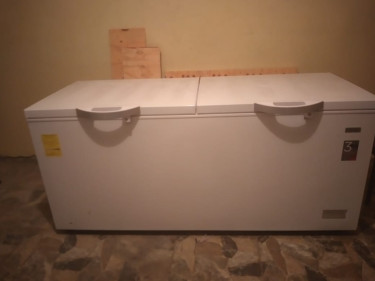 FRIGIDAIRE DEEP FREEZER
