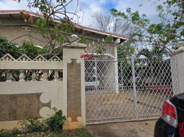 3 Bedroom House For Sale In Windsor Heights
