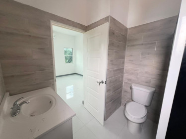 2 Bedroom, 2 Bathroom Ground Floor Apartment
