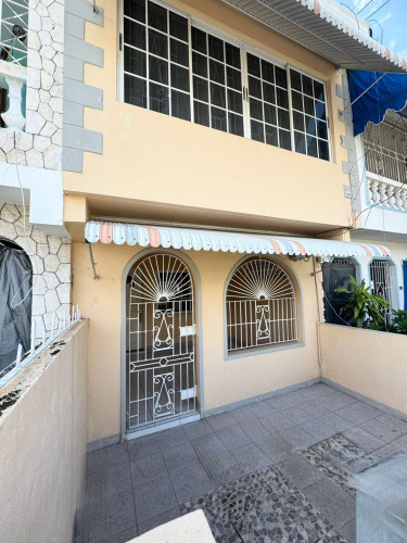 2 Bedrooms 1 Bath Townhouses Glendale Off Molynes