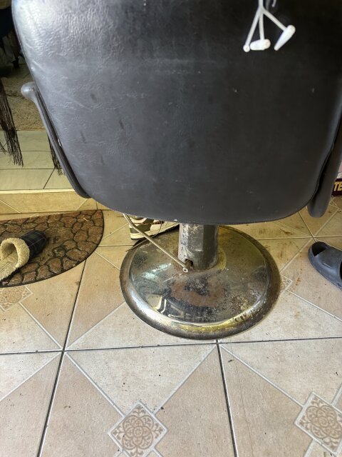 FULLY FUNCTIONAL Saloon Chair For Sale