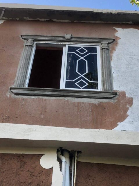 WINDOW MOLDING