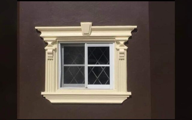 WINDOW MOLDING