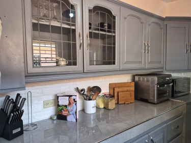 5 Bedroom House At Ridgeway Rd, Meadowbrook
