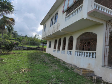 6 Bedroom 4.5 Bath 2 Storey House For Sale