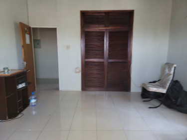 6 Bedroom 4.5 Bath 2 Storey House For Sale