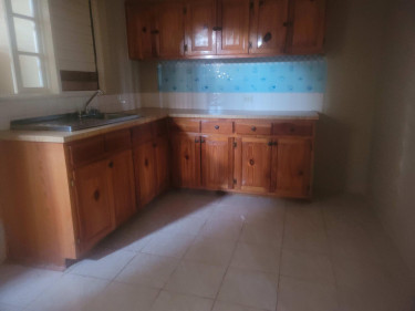 6 Bedroom 4.5 Bath 2 Storey House For Sale