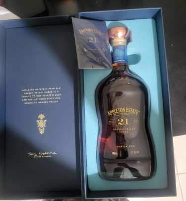 21YO Appleton Estate In Box Liquors Constant Spring