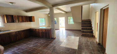 4 Bedrooms 4 Baths Family Home in Mount View