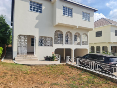 4 Bedrooms 4 Baths Family Home in Mount View