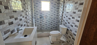 4 Bedrooms 4 Baths Family Home in Mount View