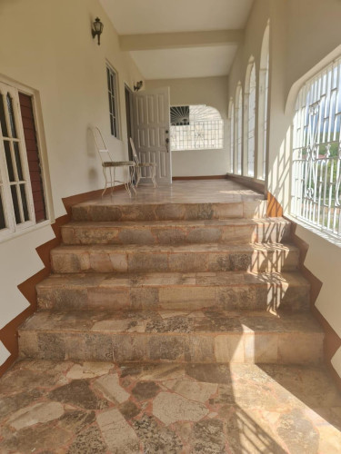 4 Bedrooms 4 Baths Family Home in Mount View