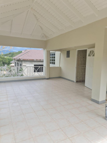 4 Bedrooms 4 Baths Family Home in Mount View