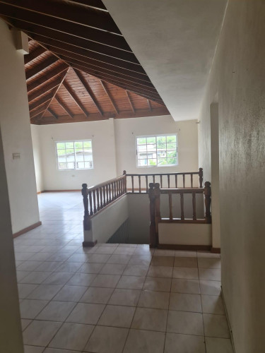 4 Bedrooms 4 Baths Family Home in Mount View