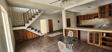 4 Bedrooms 4 Baths Family Home in Mount View