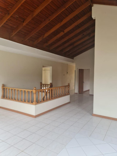 4 Bedrooms 4 Baths Family Home in Mount View