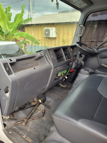 2014 Isuzu (7ton)