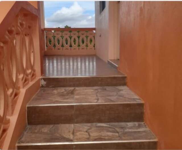 2 Bedroom House with 1 Bath For Sale