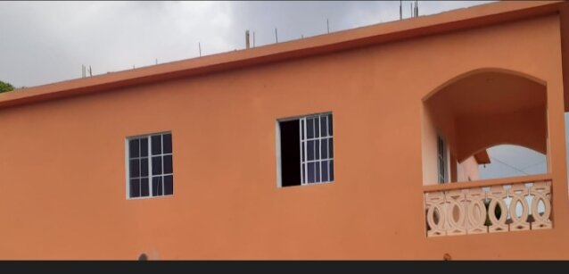 2 Bedroom House with 1 Bath For Sale