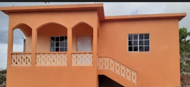 2 Bedroom House with 1 Bath For Sale