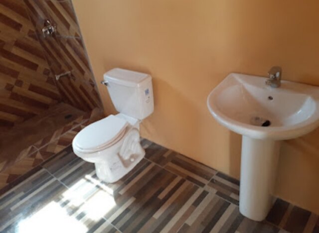 2 Bedroom House with 1 Bath For Sale