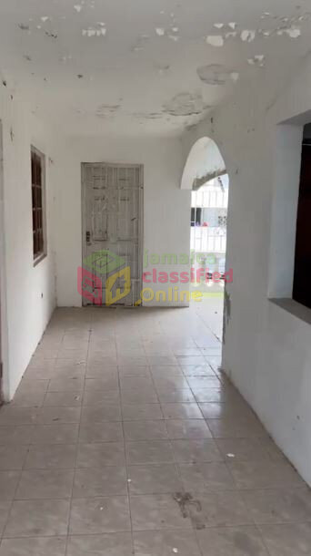 9 Bed 9 Baths FIXER UPPER COOPERS PEN USD$485,000
