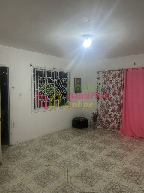 1 Bedroom Shared Bathroom,Kitchen & Patio Apartments Unity Crescent