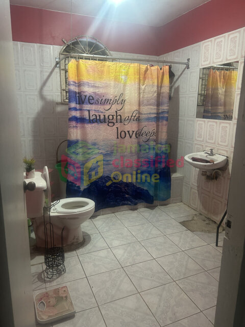 1 Bedroom Shared Bathroom,Kitchen & Patio