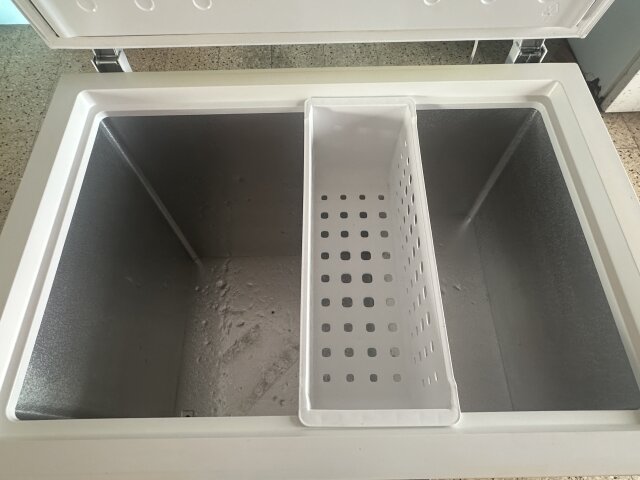 Frigidaire Chest Freezer 9 Cu Ft